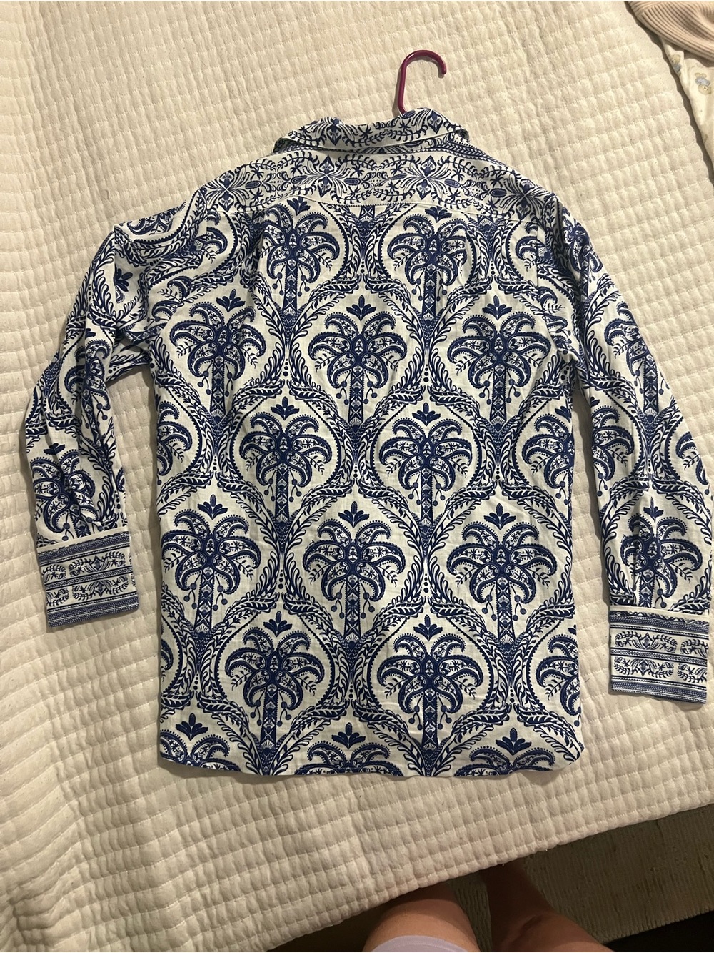 FARM Rio NWOT White Button-Down Shirt with Blue Printed Motif - Picture 2 of 4